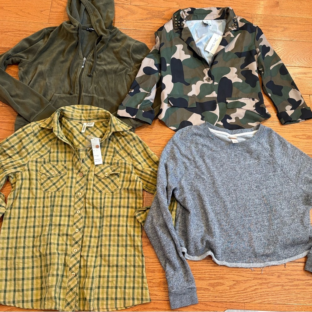 Women’s Medium Top Lot Bundle Camo Plaid Fall